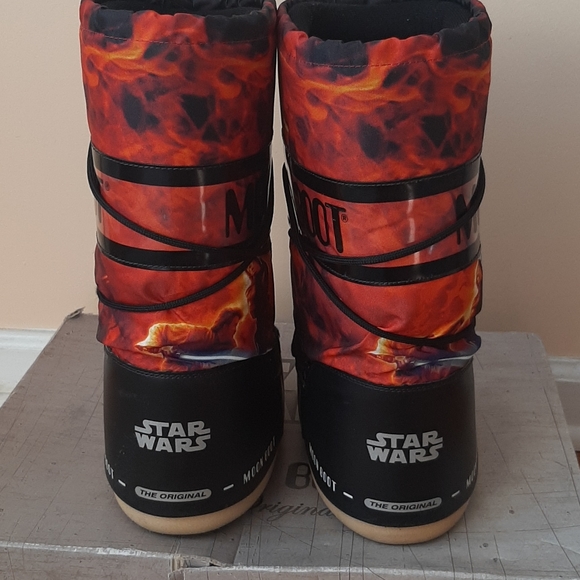 🔥Star wars Moon Boots Women (8)/ Kids(6) - Picture 5 of 10